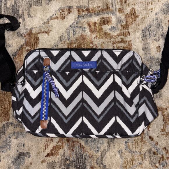 Vera Bradley Hipster/Mini Sling Chevron Medallion Pattern - Picture 2 of 7